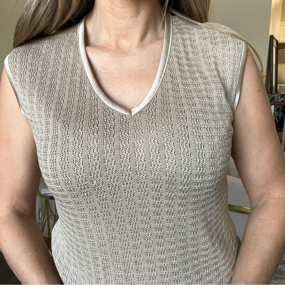 Joseph Aboud Vintage Beige Sleeveles V Neck Silk Rayon Blouse Knit Top Casual 12 - Picture 3 of 13